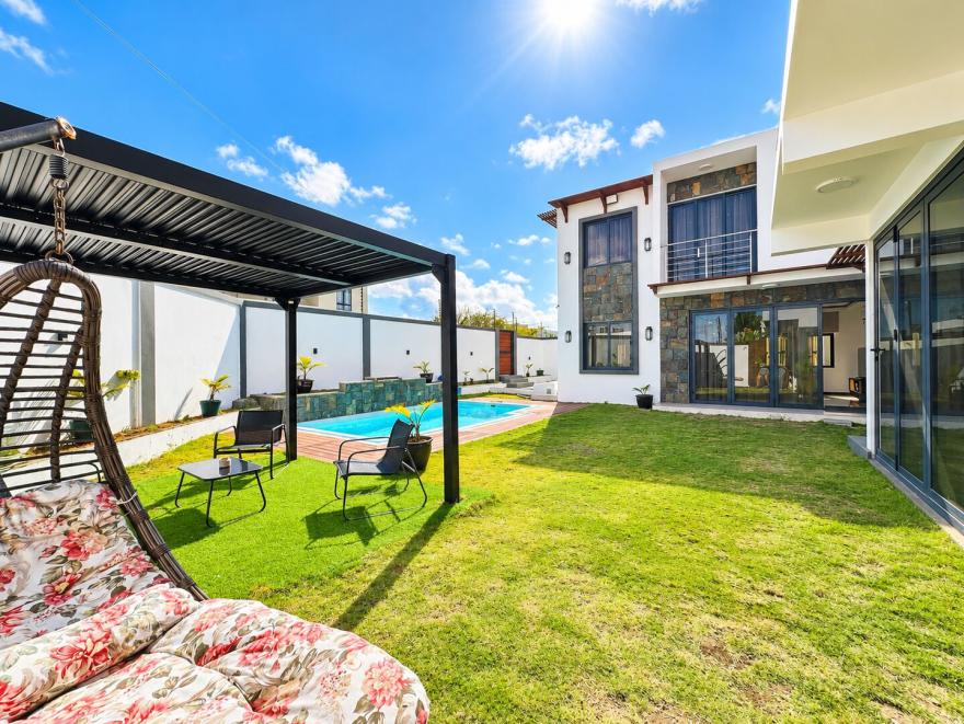 villa avec jardin et piscine privée en location longue durée à Grand Baie, île Maurice